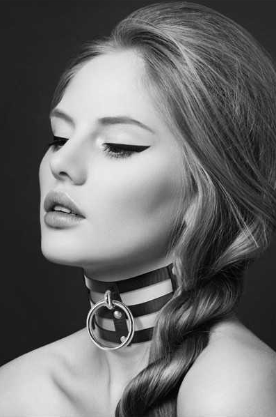 Choker triple ras de cou noir avec anneau argent - Bijoux pour toi