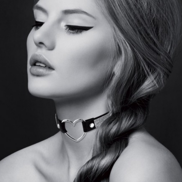 Collier noir avec strass et coeur argenté - Bijoux Pour Toi